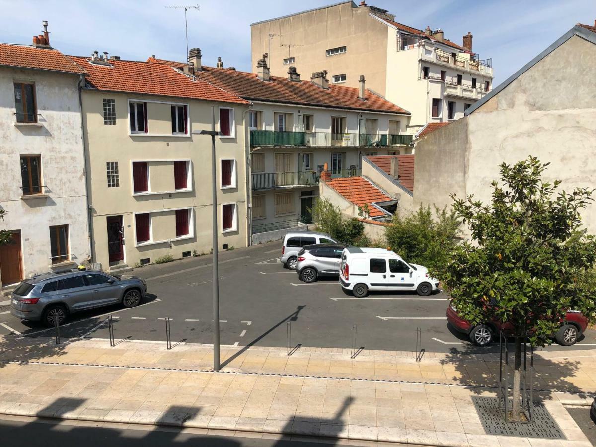 Le Massilia Vichy Bagian luar foto